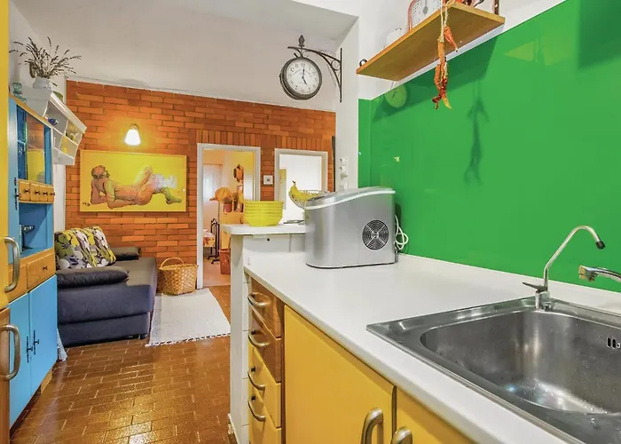 In Zrnovnica * Žrnovnica