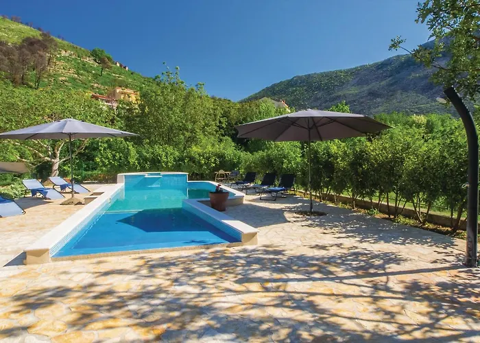 Сasa de vacaciones In Zrnovnica Žrnovnica