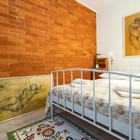 Сasa de vacaciones 2 Bedroom Cozy In Zrnovnica *